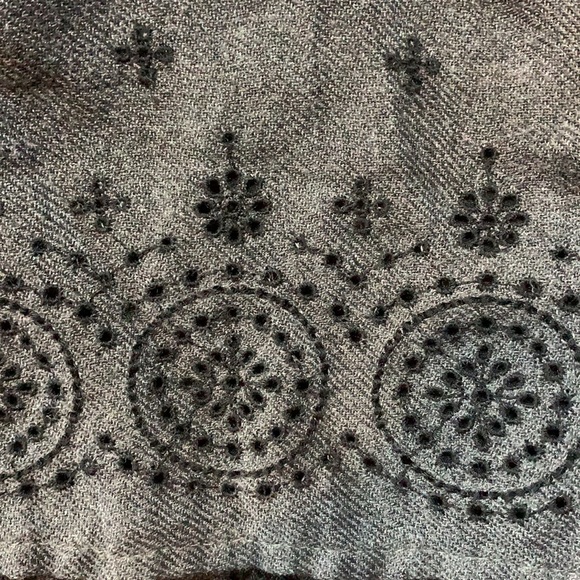 American Eagle Skirt - Picture 3 of 3